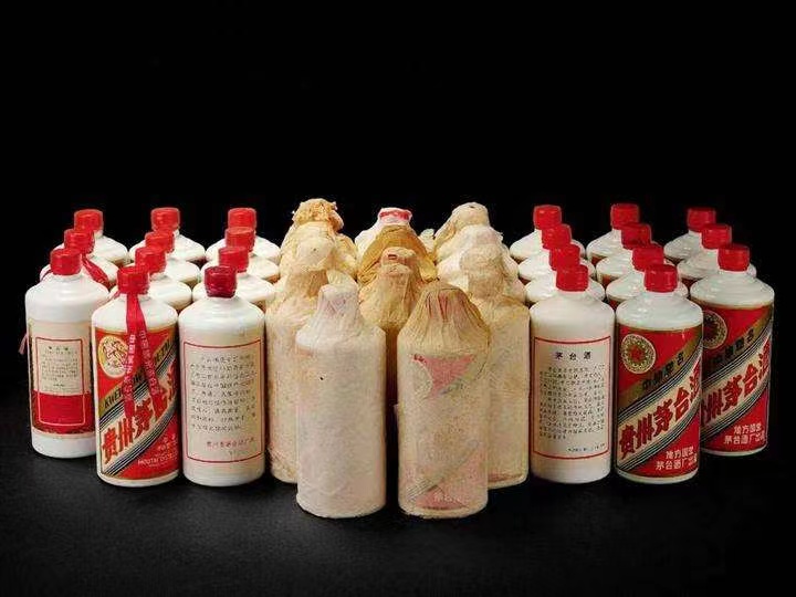 五湖渔场日照岚山回收酒价格哪里回收(附近上门回收茅台酒）?